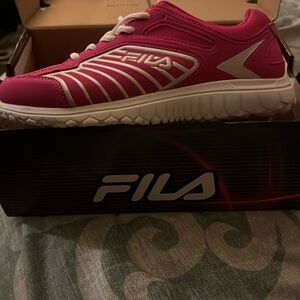 BRAND NEW IN BOX FILA HOT PINK SIZE 5.5